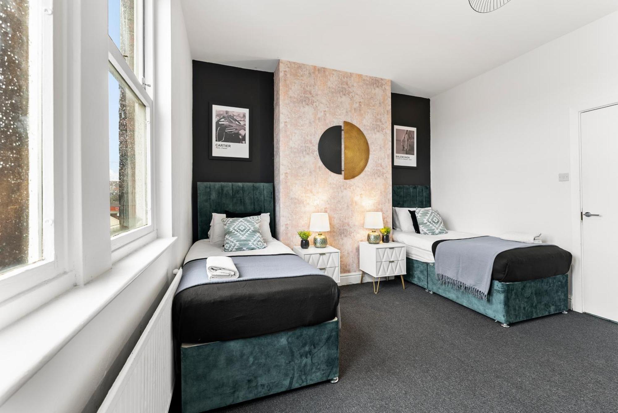 20 Percent Off! Stylish Sheffield Abode Sleeps 12 Daire Dış mekan fotoğraf